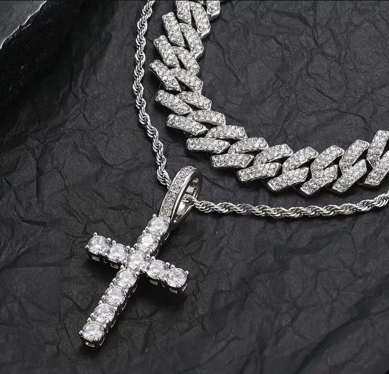 Zircon Plated True Gold Pendant Necklace